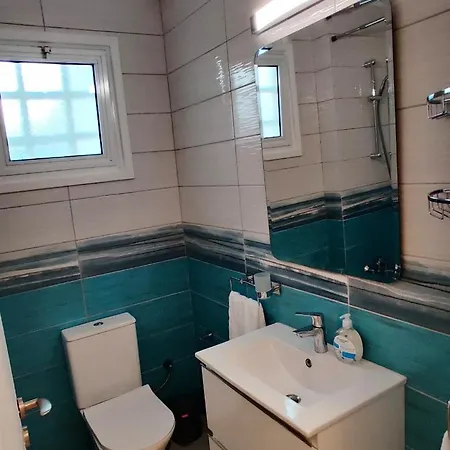 Lovely 1-bedroom Unit @ Fabulous Location