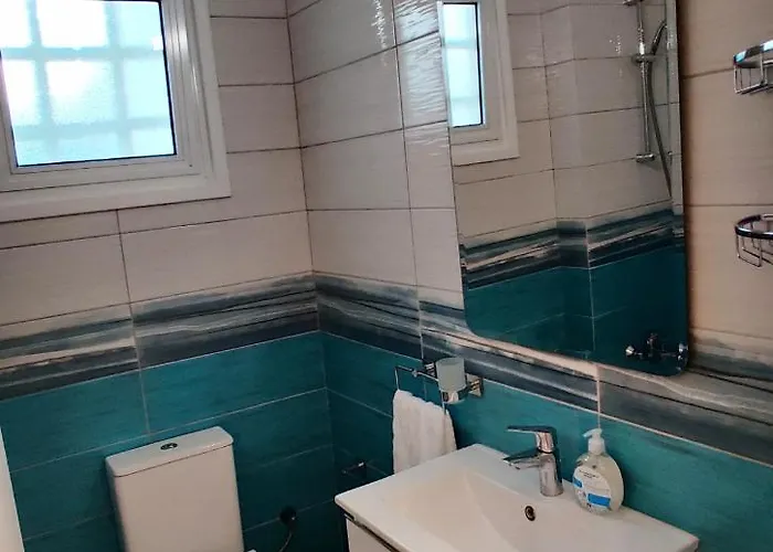 Lovely 1-bedroom Unit @ Fabulous Location